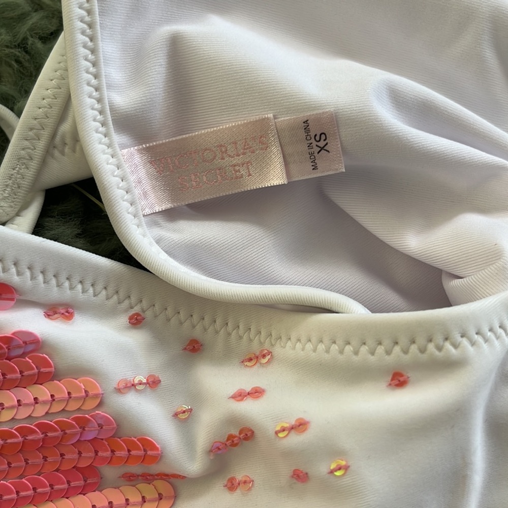 String Bikini - image 6